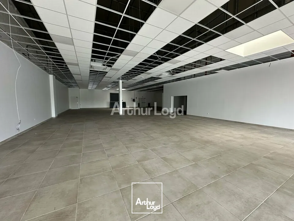 ZAC de la Neuvillette local d'activité d'environ 659m2 