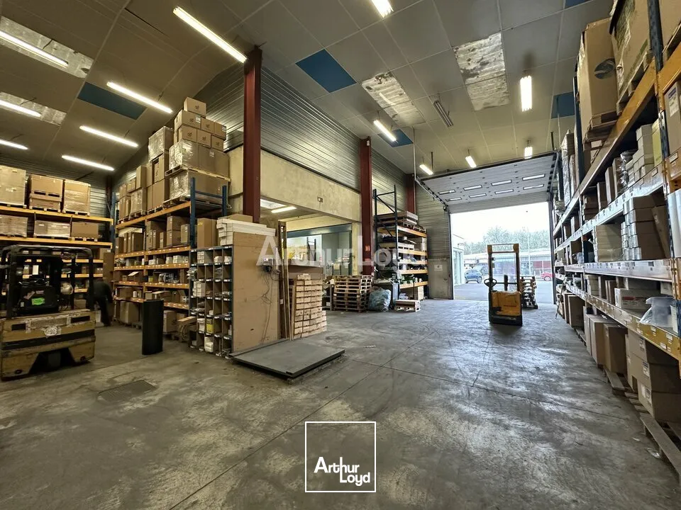 Bâtiment d'activité dune superficie d'environ 1800m2 - CORMONTREUIL