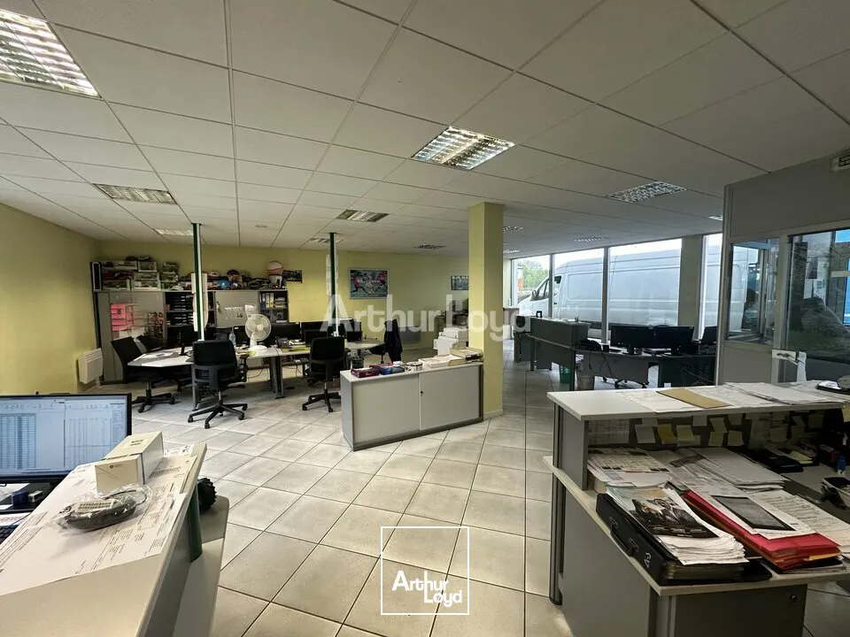 Bâtiment d'activité dune superficie d'environ 1800m2 - CORMONTREUIL