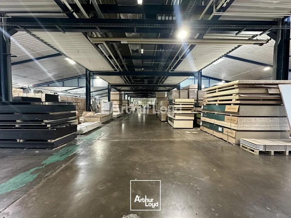 LOCAL D'ACTIVITÉ D'ENVIRON 2 269 M2 - REIMS / BEZANNES