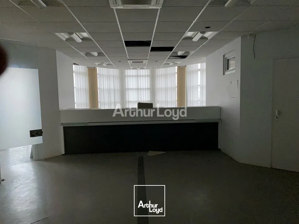 A VENDRE - Châlons-en-Champagne secteur Rive Gauche - local commercial d'une superficie totale d'environ 276m2 idéalement situé, sur un axe très fréquenté!