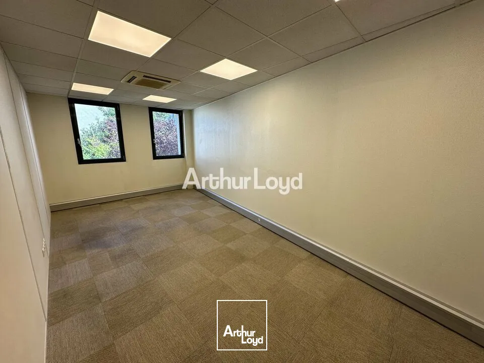 Plateaux de bureaux d'environ 163 m3 (SUB) - REIMS CLAIRMARAIS