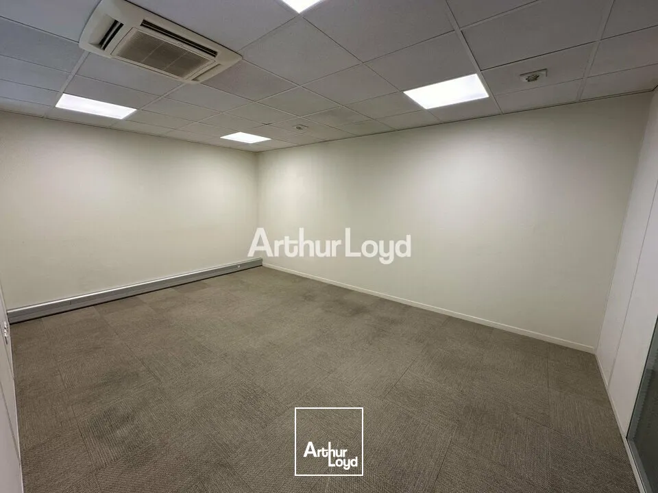 Plateaux de bureaux d'environ 163 m3 (SUB) - REIMS CLAIRMARAIS