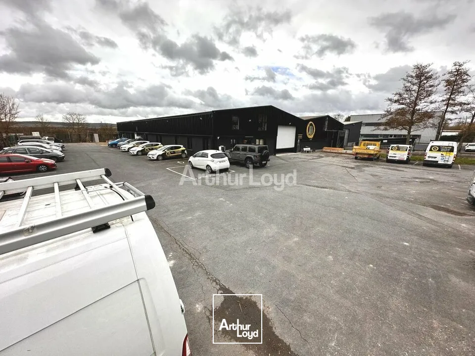 A vendre - Local d'activité de 1306m2 avec bureaux climatisés à REIMS