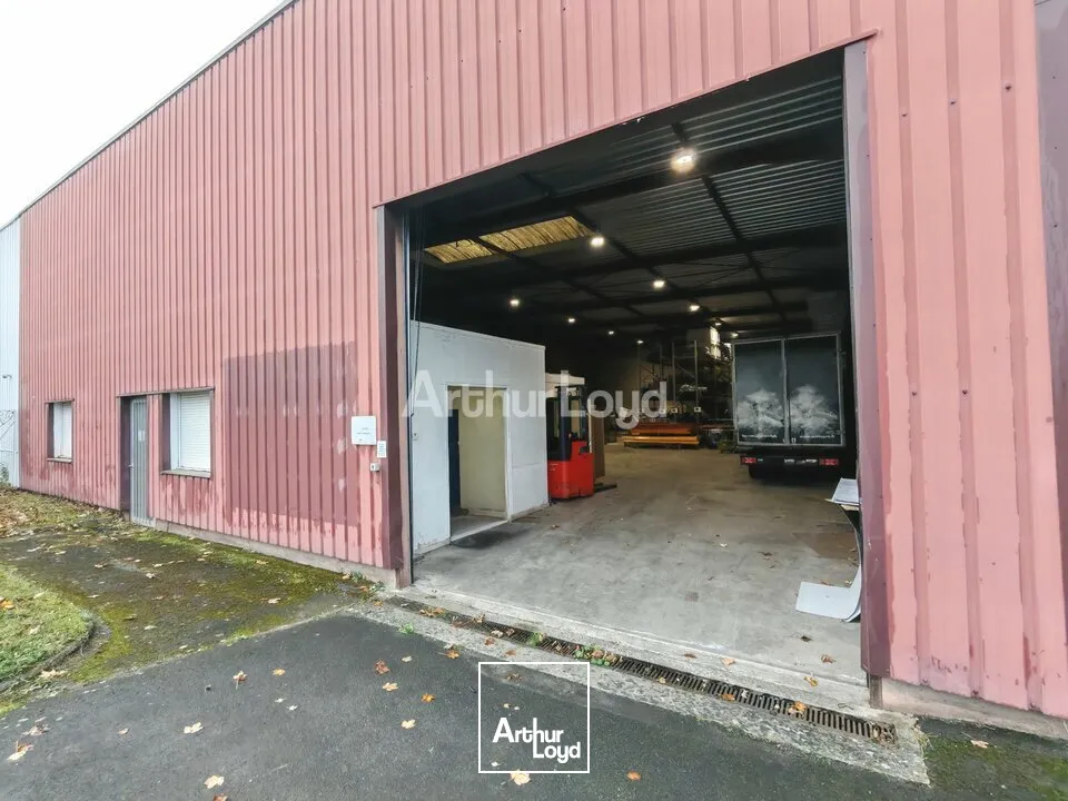 A Louer - Local d'activité de 523,62m2 dont 88,75m2 de bureaux secteur ZI La Pompelle à Reims