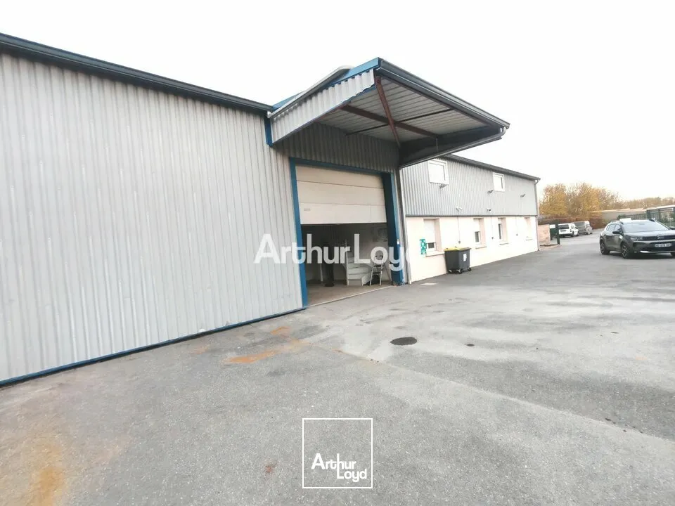 A vendre - un bâtiment d'activité de 416m2 + 78m2 de bureaux sur une parcelle de 1224m2 secteur ZI de la Malle à St Brice Courcelles