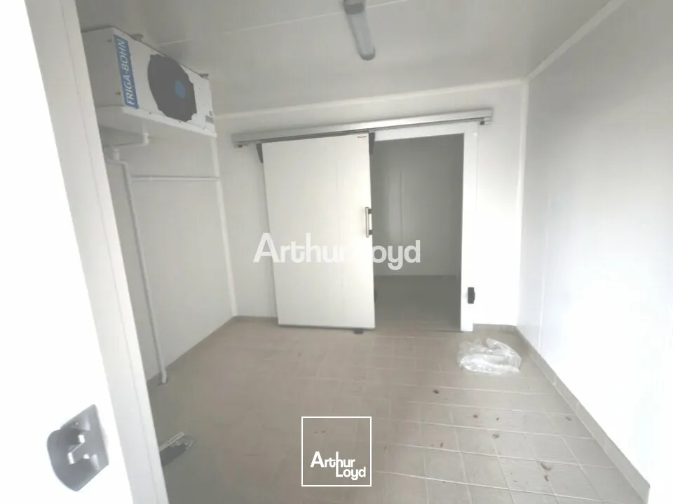 A vendre - un bâtiment d'activité de 416m2 + 78m2 de bureaux sur une parcelle de 1224m2 secteur ZI de la Malle à St Brice Courcelles