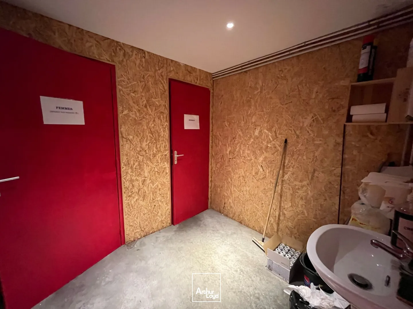 A VENDRE - LOCAUX D'ACTIVITÉ - 622 M2 - SAINT-QUENTIN