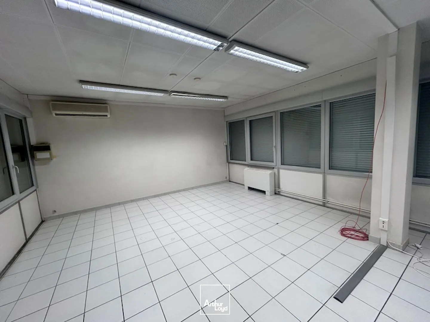 BOURG EN BRESSE - CENORD - BATIMENT INDUSTRIEL A VENDRE OU A LOUER