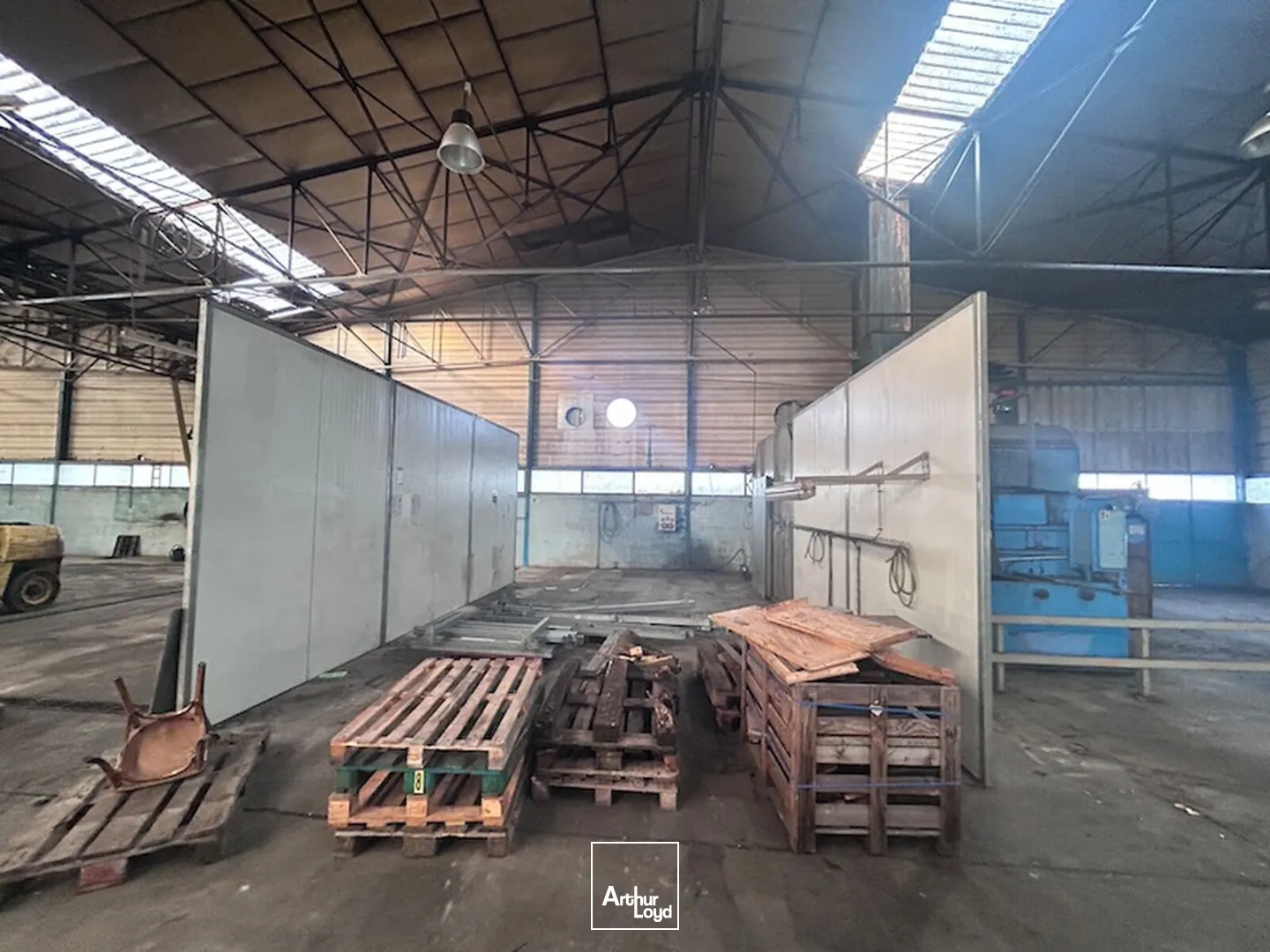 BOURG EN BRESSE - CENORD - BATIMENT INDUSTRIEL A VENDRE OU A LOUER