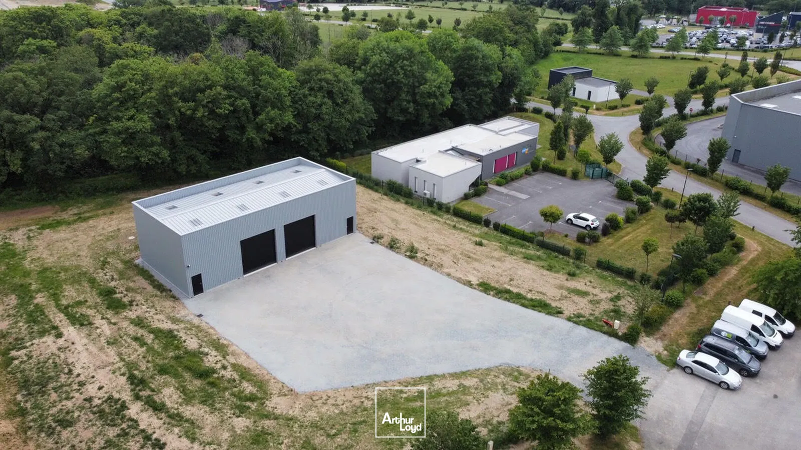 A LOUER - LOCAL D'ACTIVITE - 200 M² DIVISIBLES - GUER