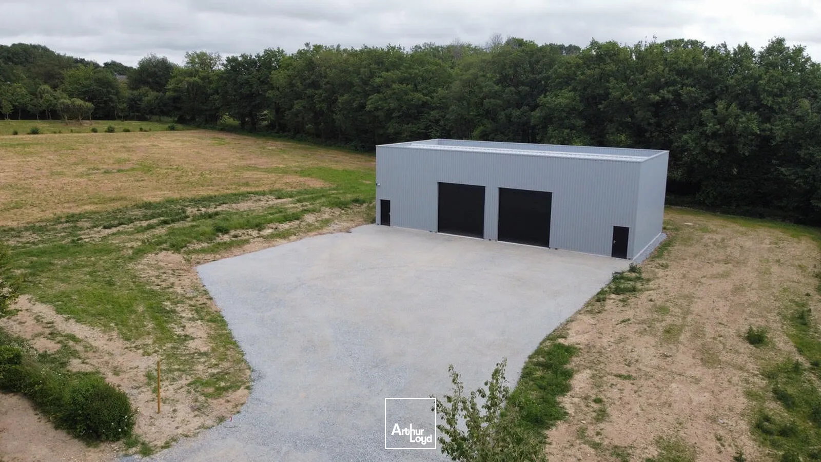 A LOUER - LOCAL D'ACTIVITE - 200 M² DIVISIBLES - GUER
