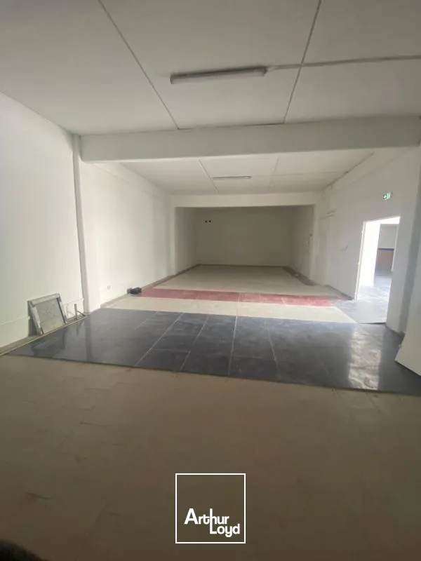 LOCAL COMMERCIAL 206 M2