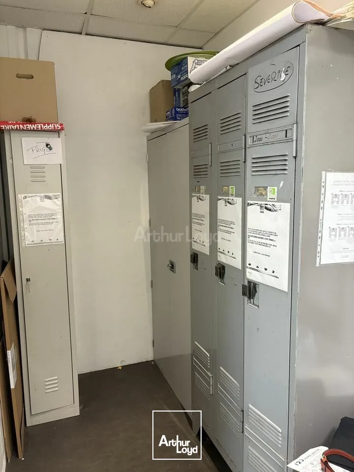 LOCAL COMMERCIAL à LOUER de 390 m²