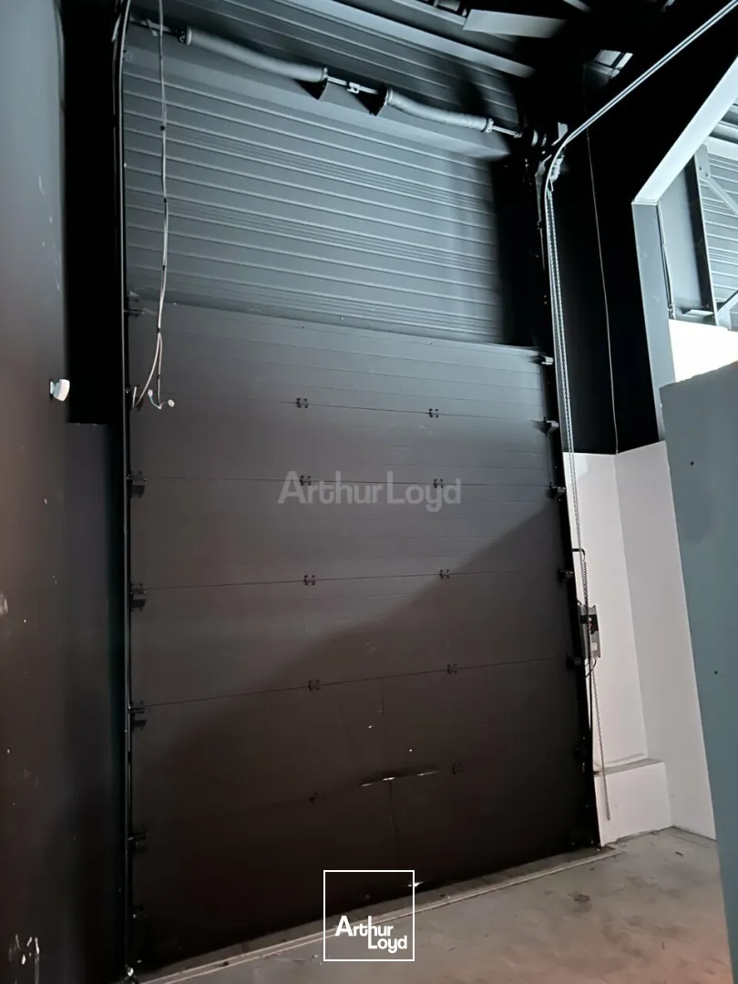 LOCAL COMMERCIAL à LOUER de 731 m²