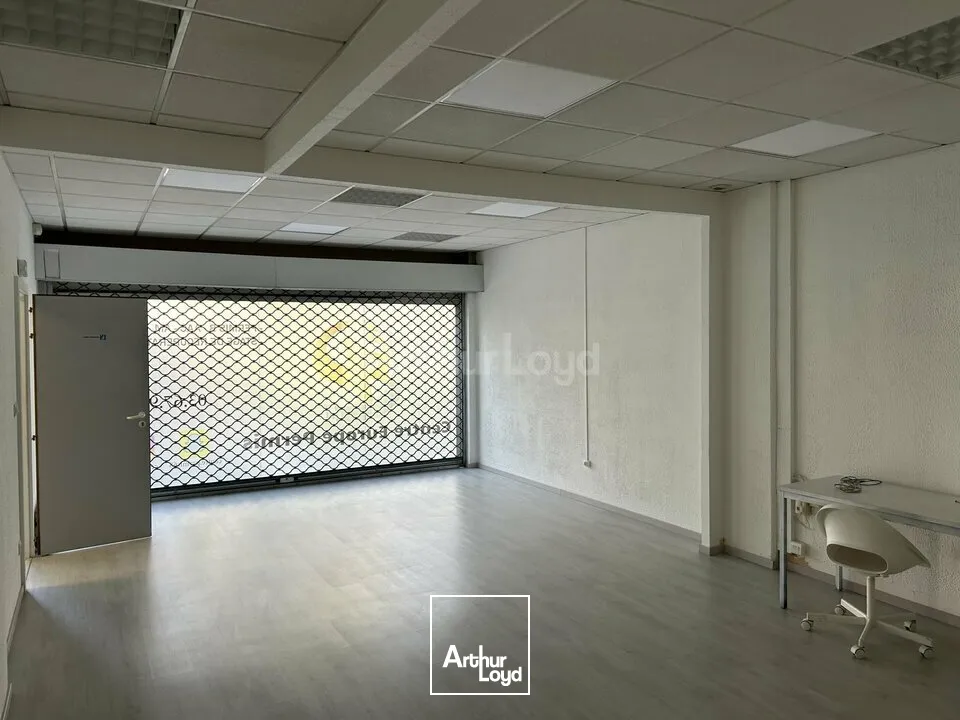 LOCAL COMMERCIAL à LOUER de 168 m²