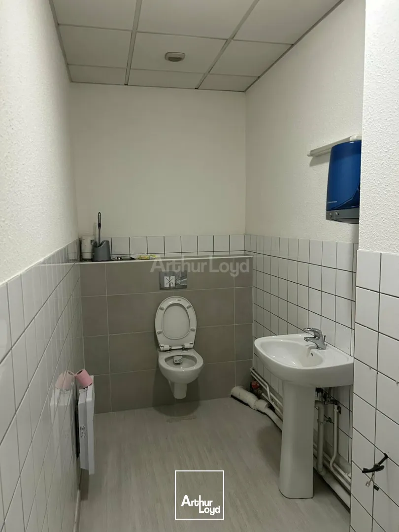 LOCAL COMMERCIAL à LOUER de 168 m²