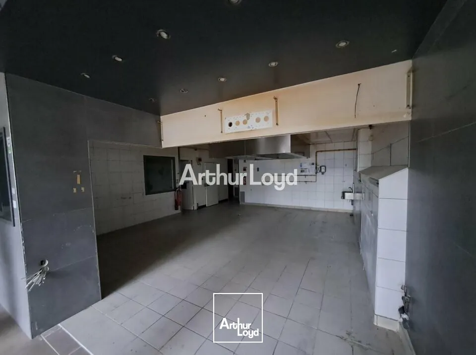 Cellule commerciale de 151m2 - activité de restauration possible - secteur Nord de Reims 