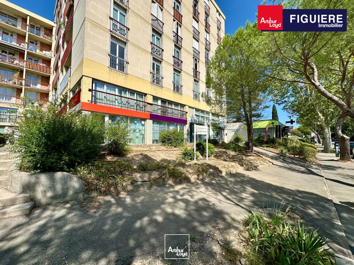 EXCLUSIVITÉ - SURFACE EN RDC BÉNÉFICIANT D'UNE VISIBILITÉ AVEC ENSEIGNE