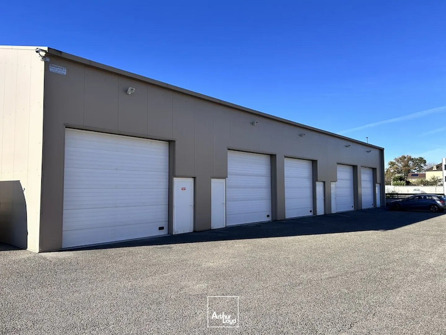 MEZERIAT - LOCATION - ACTIVITE - STOCKAGE - HANGAR