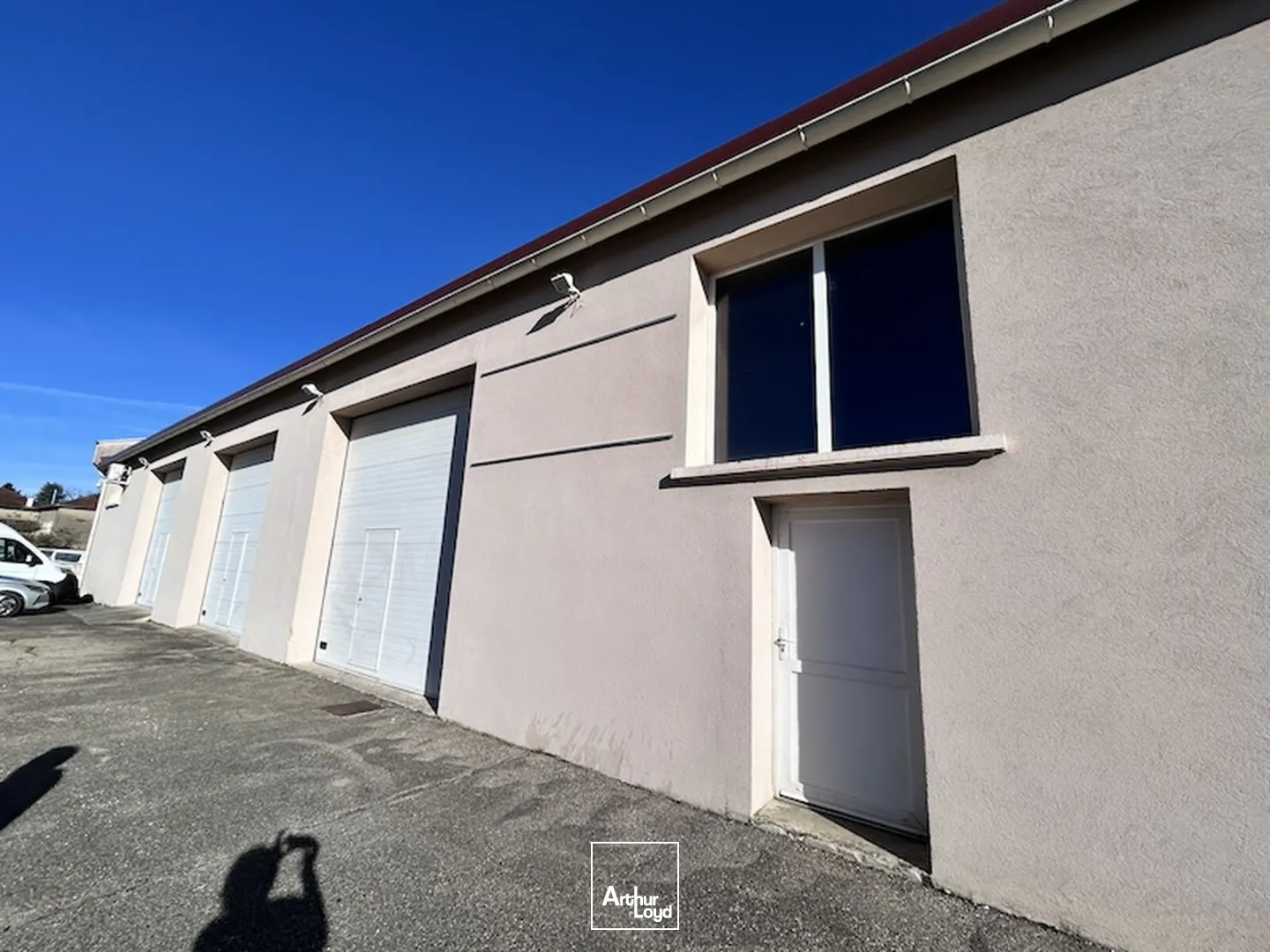 LOCAUX D'ACTIVITE - STOCKAGE - HANGAR