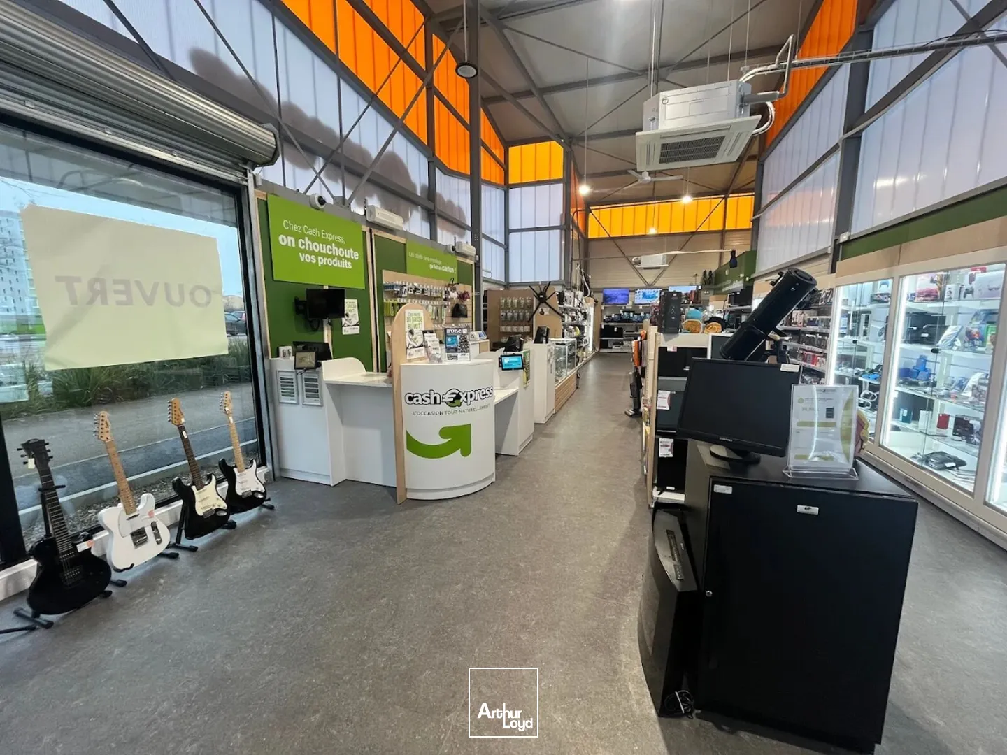 A LOUER CELLULE COMMERCIALE PLYMOUTH RIVE DROITE BREST