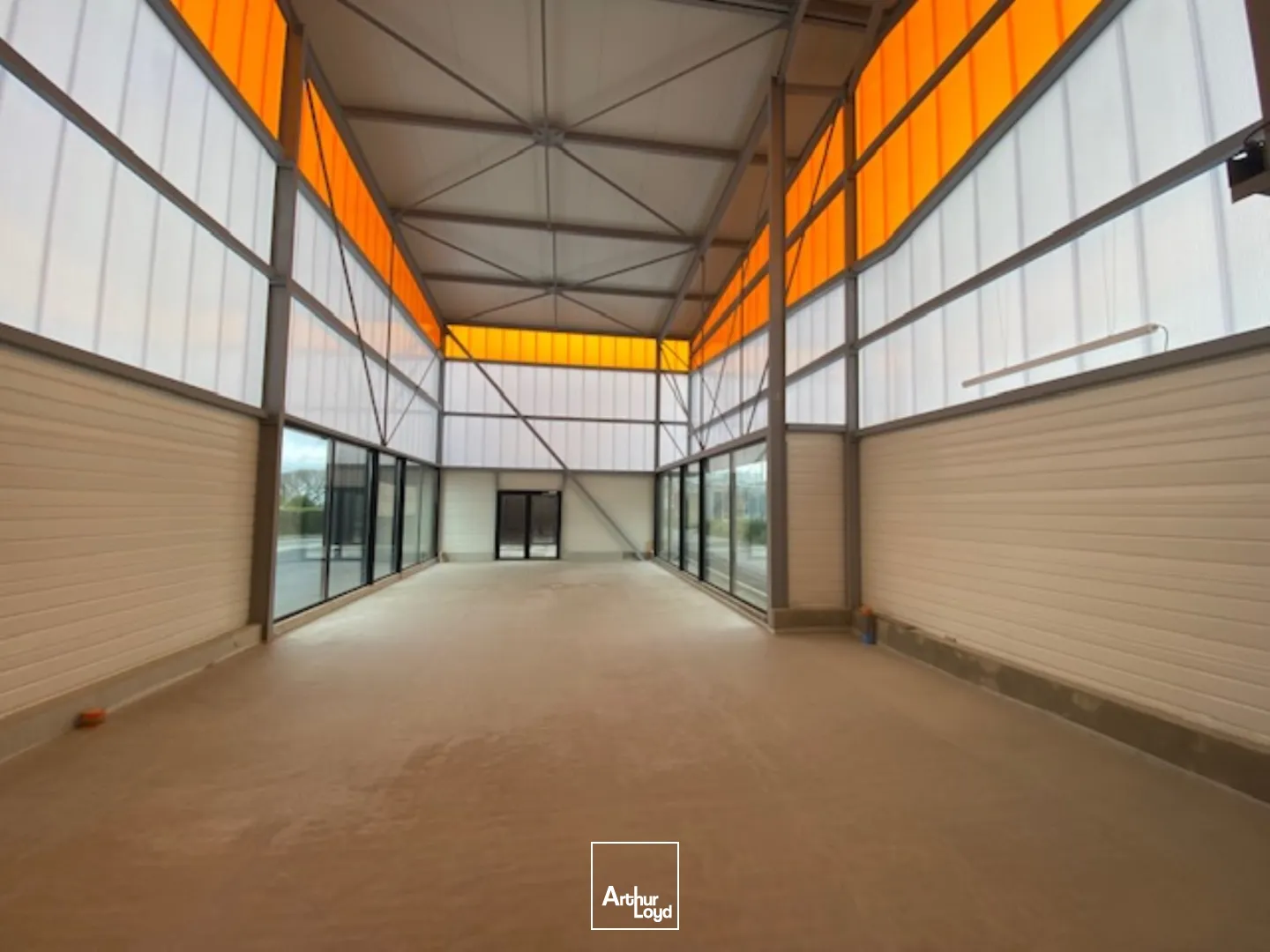 A LOUER CELLULE COMMERCIALE PLYMOUTH RIVE DROITE BREST