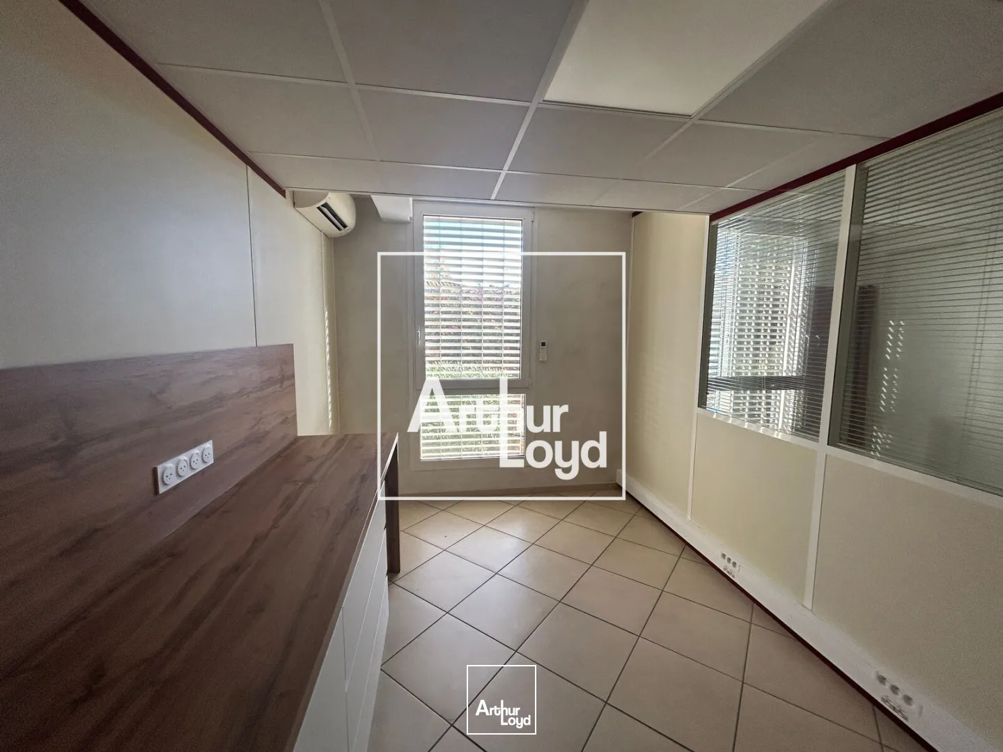 Bureaux à vendre - Les Mazeranes - Proximité autoroutes