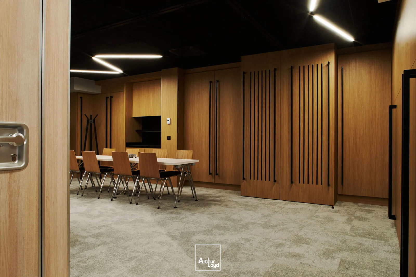 Un cadre de travail haut de gamme, de nombreux services, dans un immeuble immeuble moderne alliant confort, fonctionnalité, et loyer attractif