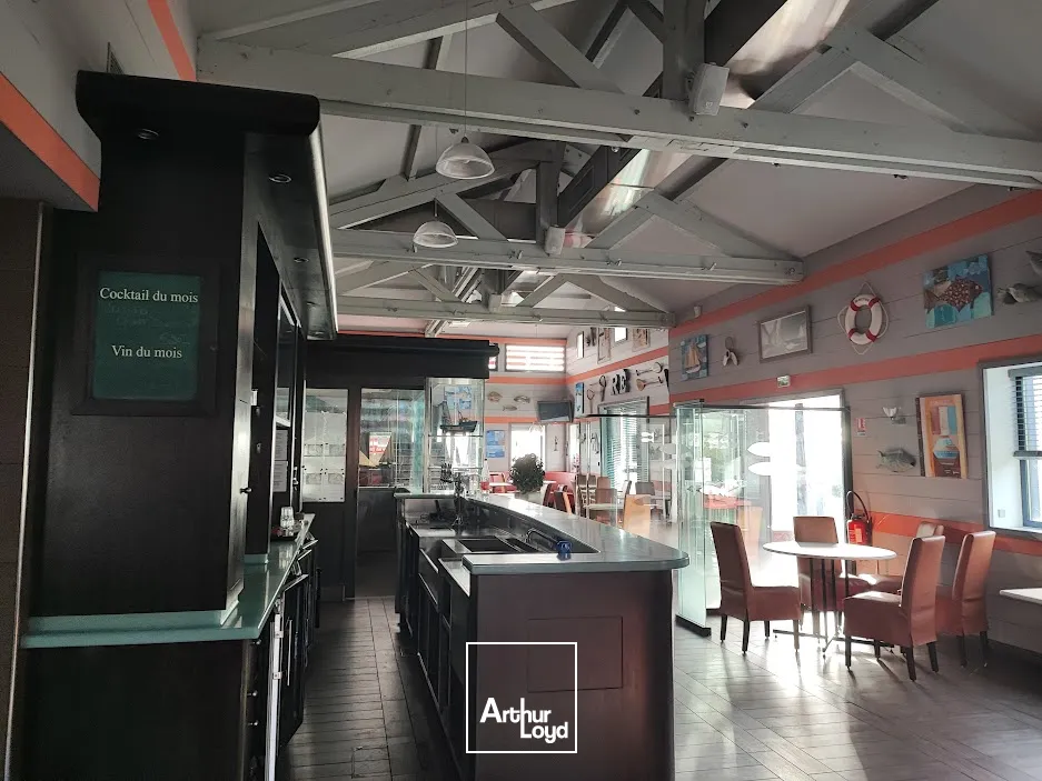 A NE PAS MANQUER !!! A VENDRE - LIMOGES SUD - Local commercial 577 m² - tous commerces + terrain