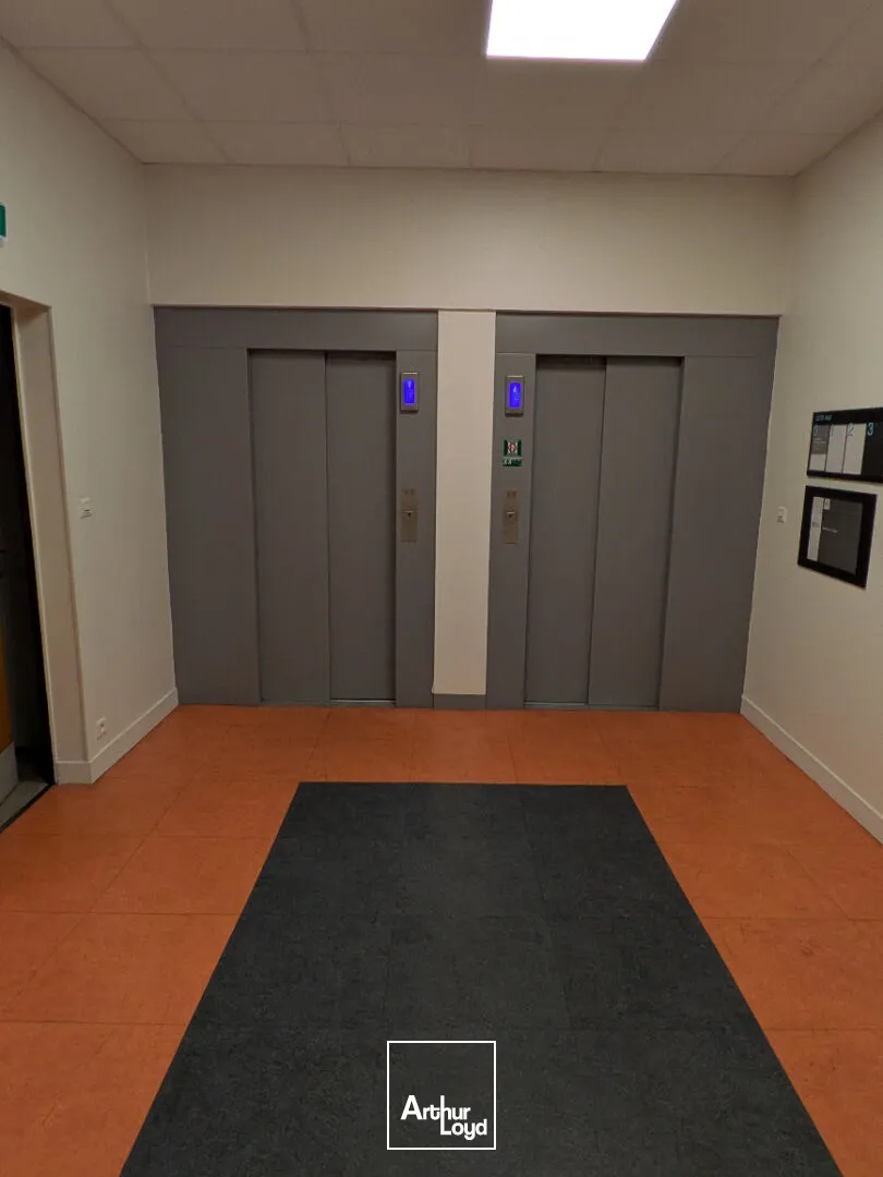 COURS JOURDAN BUREAU 128.28 m² 2 places de parking