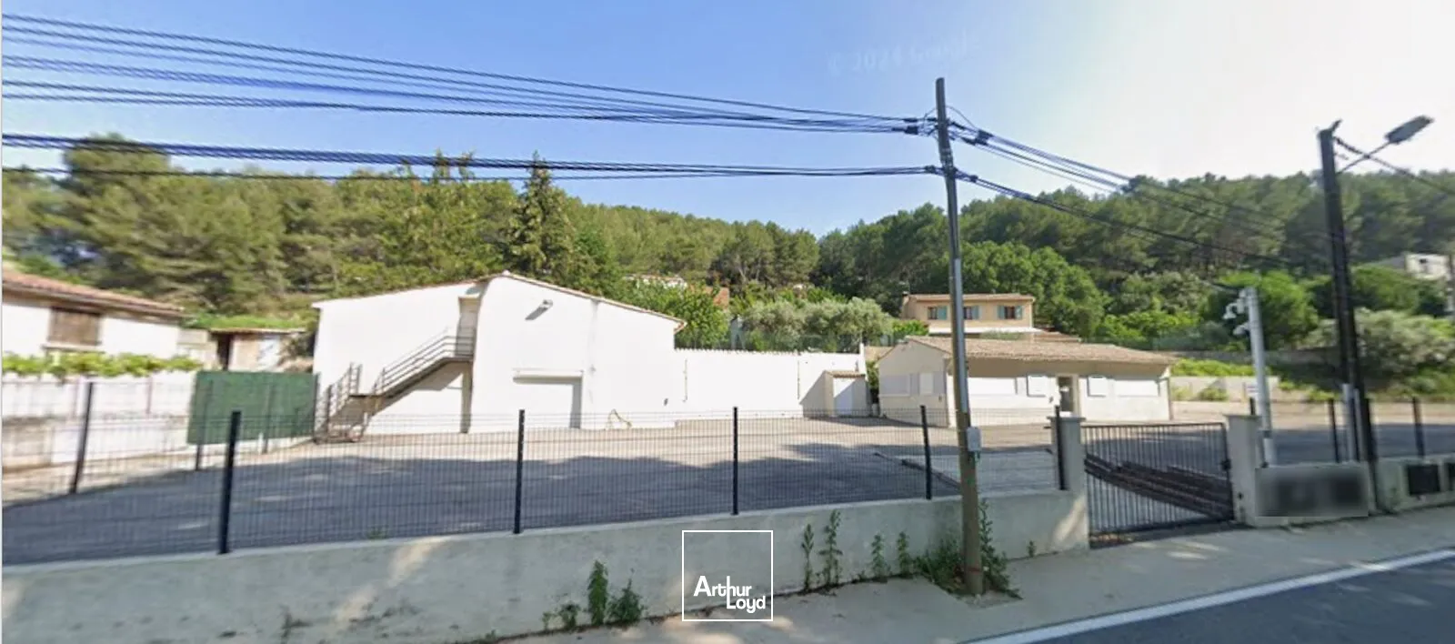 Terrain à vendre avec bâtiments existants de bureaux et local d'activités - Saint Zacharie