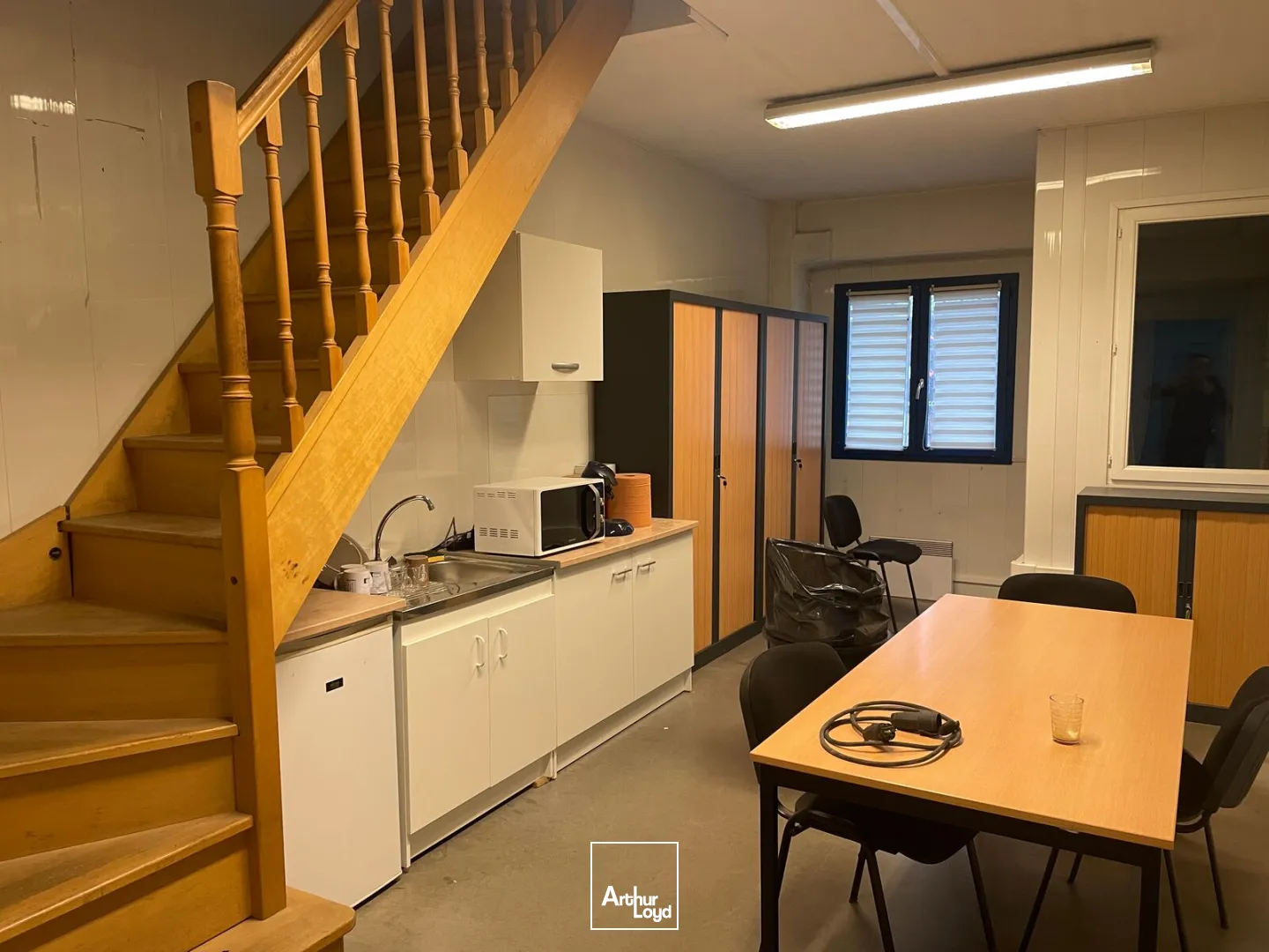 A Louer Entrepôt et bureaux situés à Valenciennes