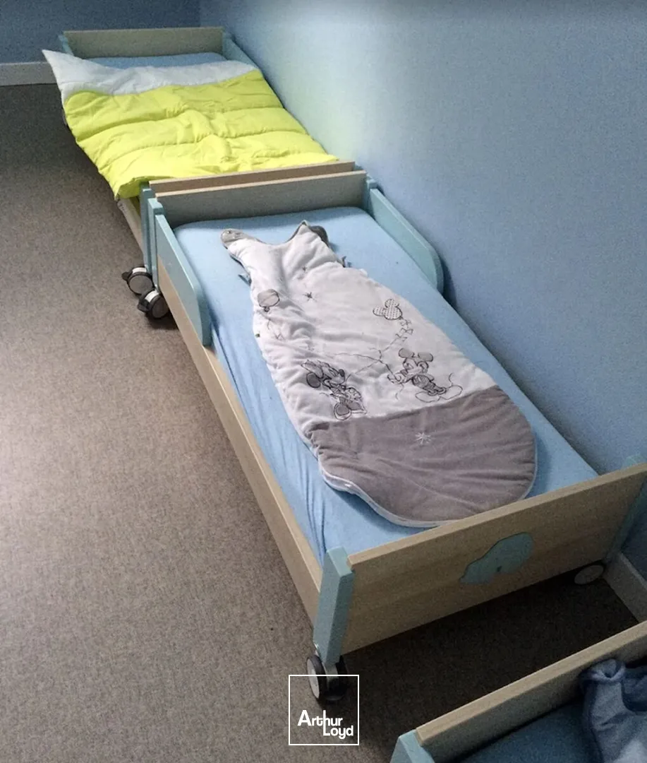 Local commercial à louer à Wattignies - Emplacement stratégique avec parking et belle visibilité.