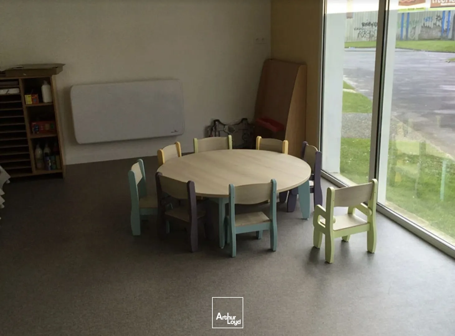 Local commercial à louer à Wattignies - Emplacement stratégique avec parking et belle visibilité.