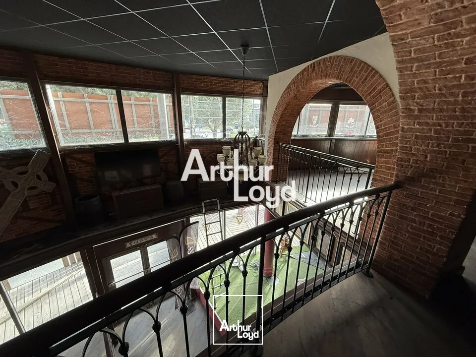 Local commercial 540 m² à Fréjus  Forte visibilité et flux