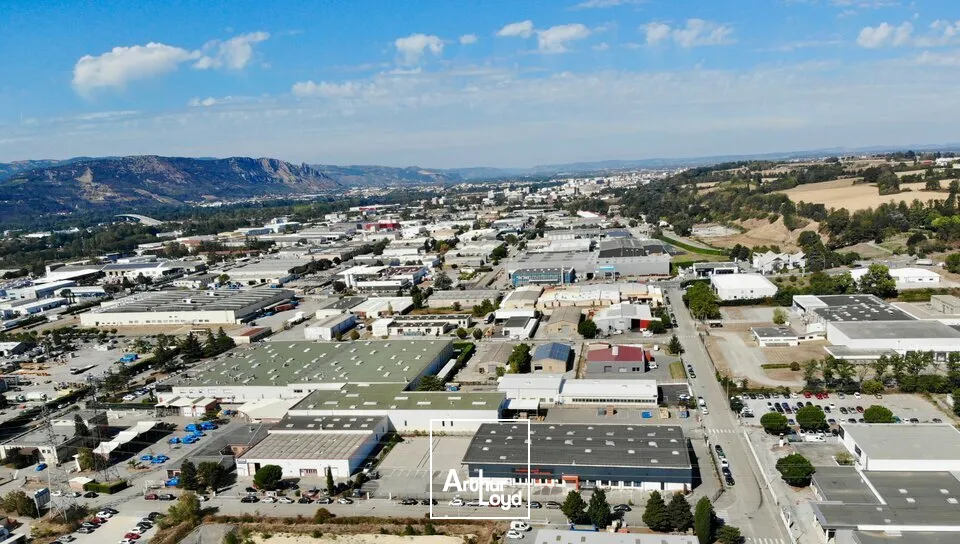 VALENCE Sud - à louer 5802 m² de locaux logisitque