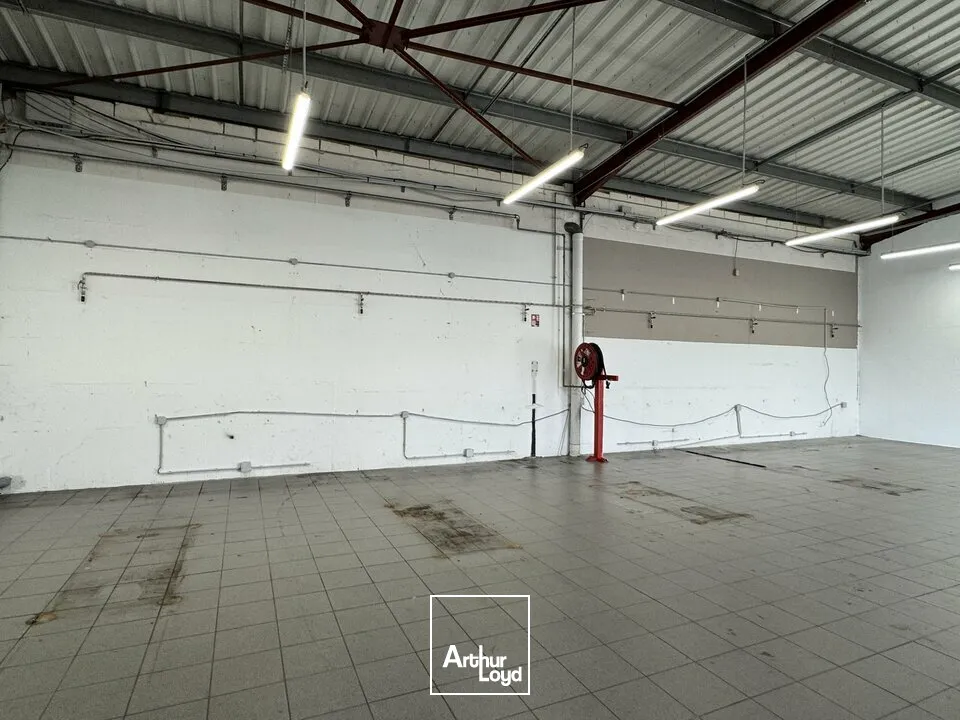 CHAMBRAY-LES-TOURS SUR AXE LOCAL COMMERCIAL A LOUER 1150 M²