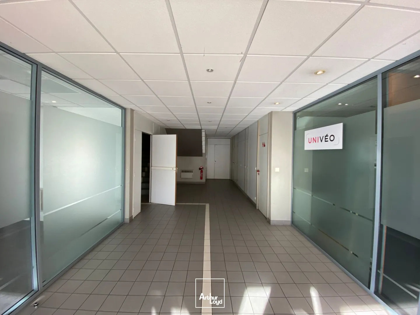 Immeuble à vendre 926 m² - Eybens 