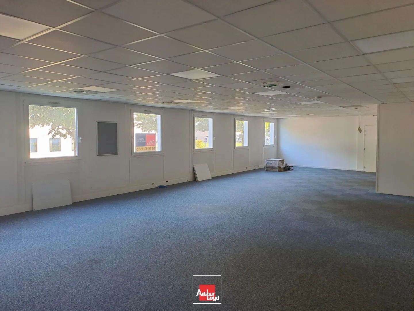 A LOUER BUREAUX PARC SUD GALAXIE ECHIROLLES AVEC PARKING