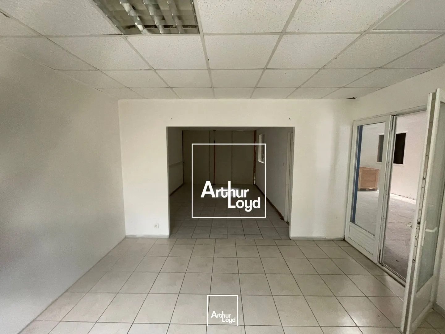 Local d'activité à louer - Montredon-des-Corbières - Proximité immédiate de Narbonne et des axes autoroutiers A9/A61