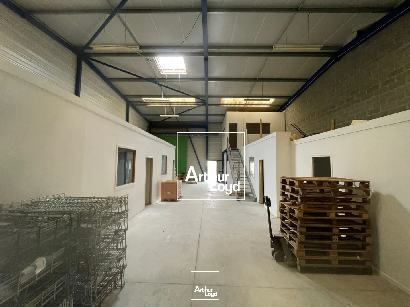 Local d'activité à louer - Montredon-des-Corbières - Proximité immédiate de Narbonne et des axes autoroutiers A9/A61