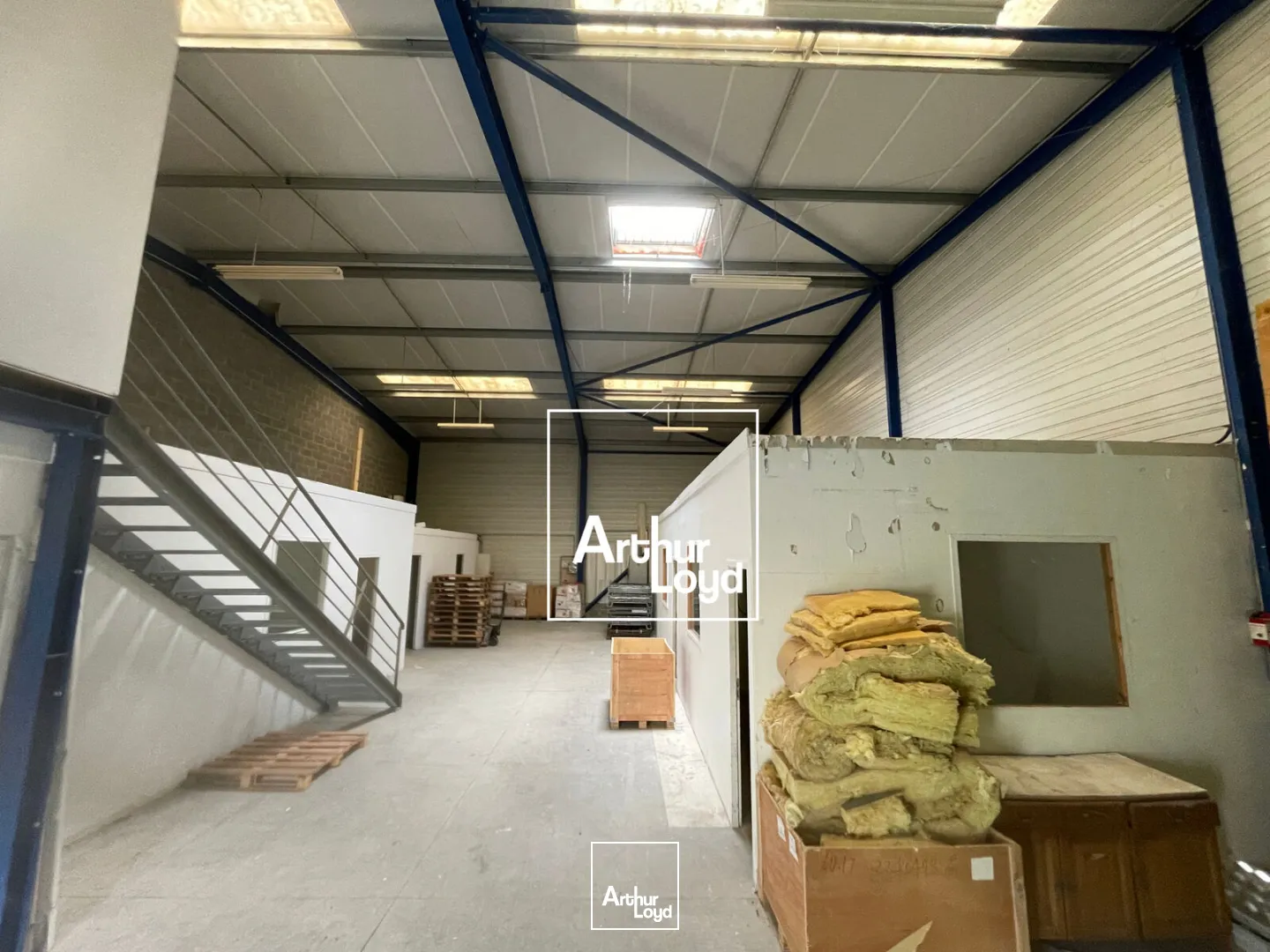 Local d'activité à louer - Montredon-des-Corbières - Proximité immédiate de Narbonne et des axes autoroutiers A9/A61