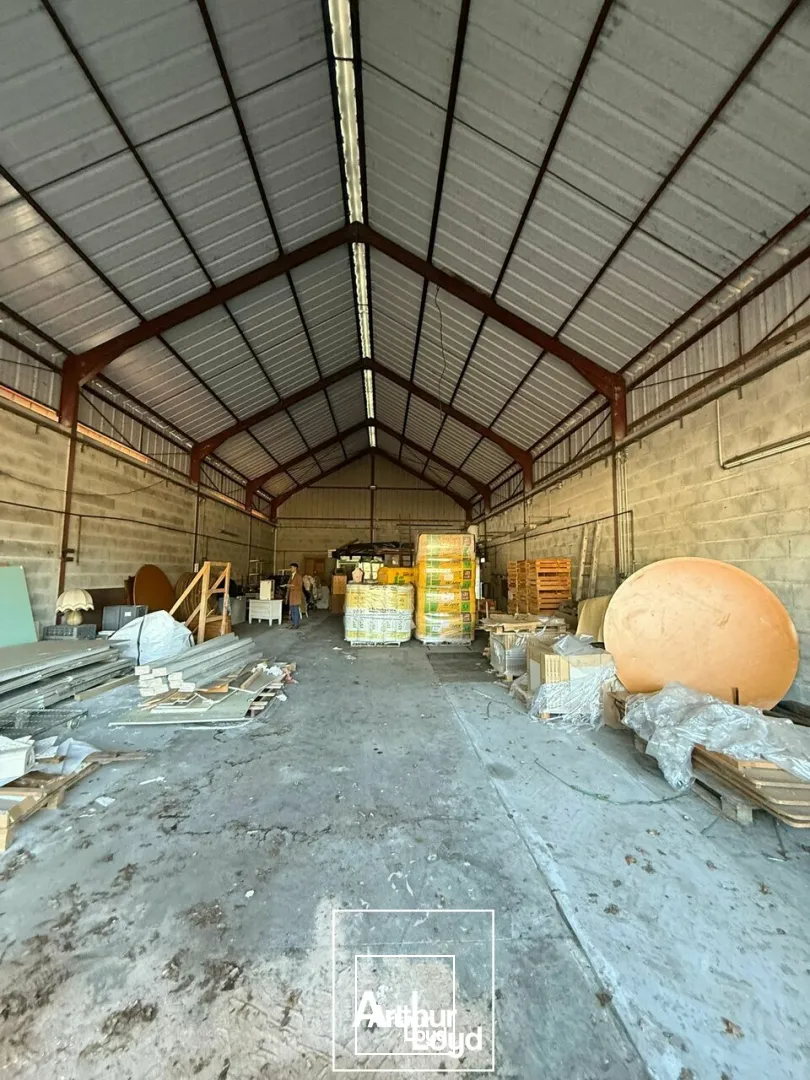 LOCAL D'ACTIVITE - ENTREPOT location à USSAC 19270