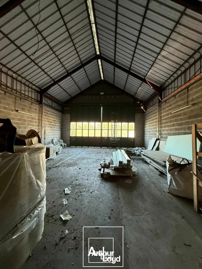 LOCAL D'ACTIVITE - ENTREPOT location à USSAC 19270