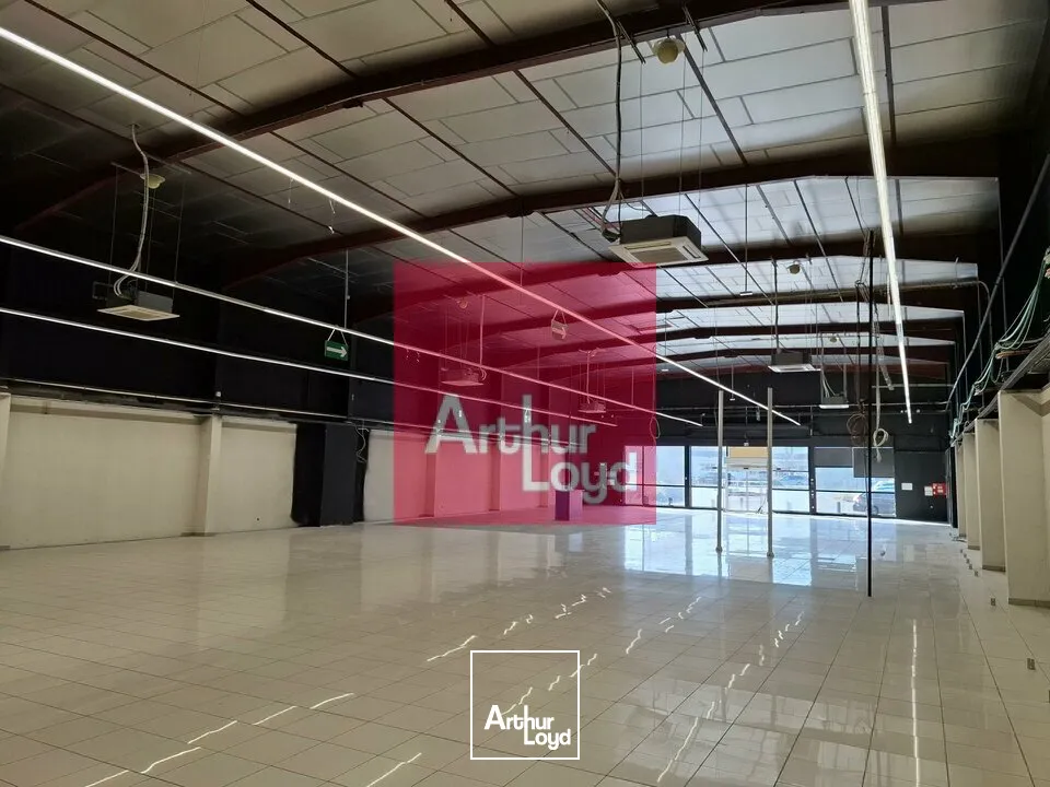 AUBIERE LOCAL COMMERCIAL A LOUER 940 M²