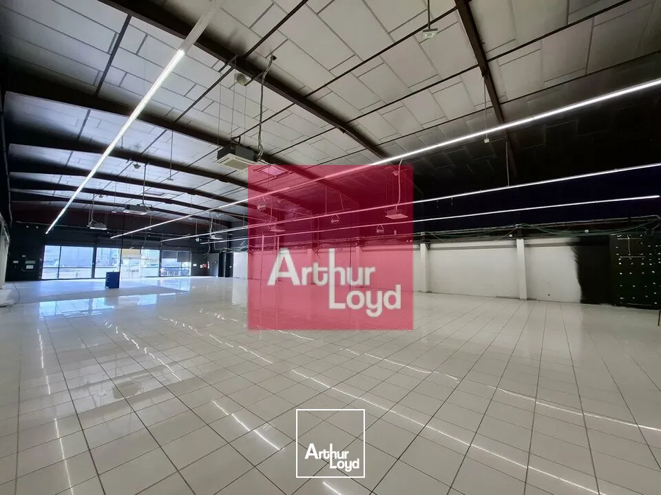 AUBIERE LOCAL COMMERCIAL A LOUER 940 M²
