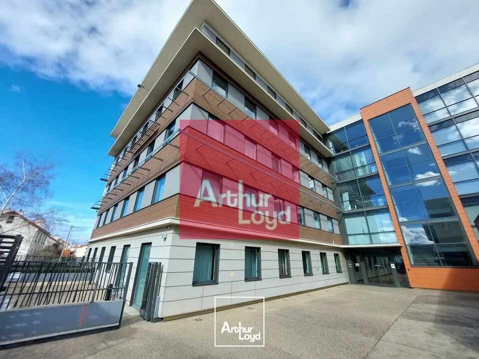 CLERMONT -FERRAND SECTEUR ESTAING CHU A VENDRE BUREAUX 701 M² - PARKING PRIVATIF