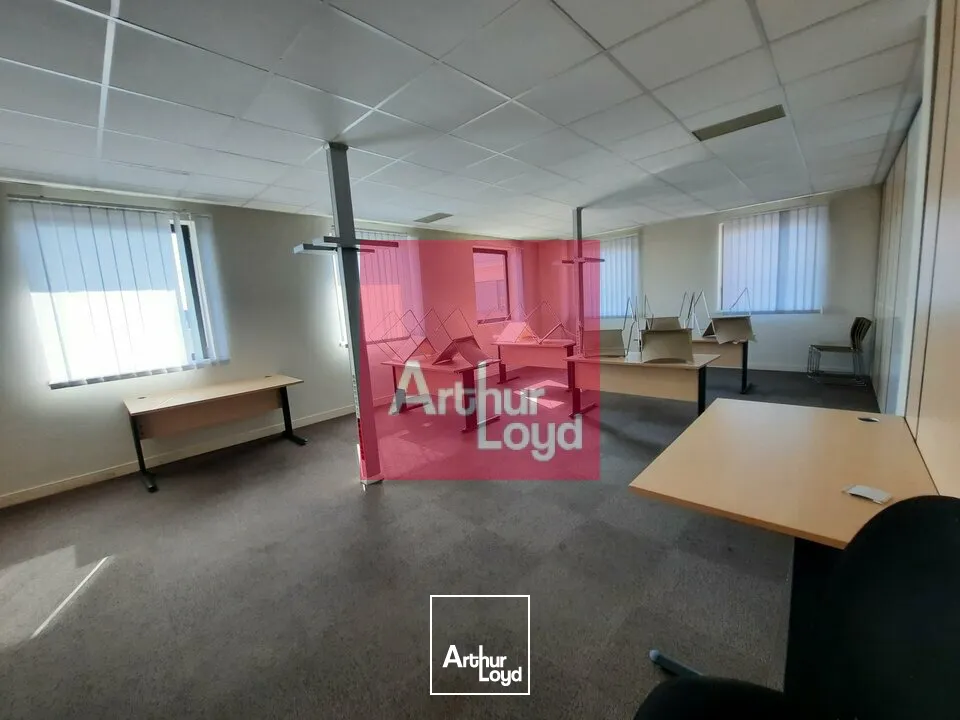 CLERMONT -FERRAND SECTEUR ESTAING CHU A VENDRE BUREAUX 701 M² - PARKING PRIVATIF