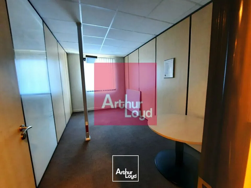 CLERMONT -FERRAND SECTEUR ESTAING CHU A VENDRE BUREAUX 701 M² - PARKING PRIVATIF